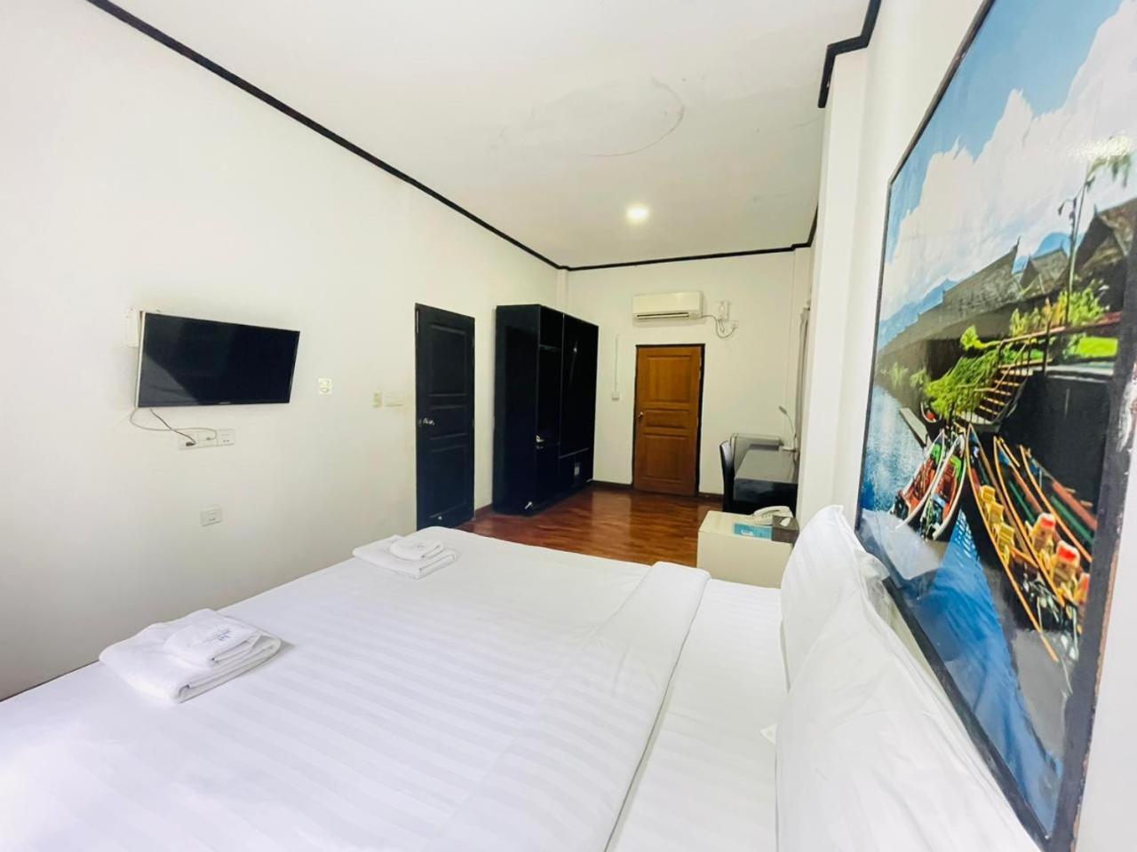 Wh Hotel & Service Apartment Thanlyin Exterior photo