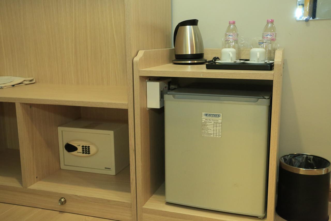 Wh Hotel & Service Apartment Thanlyin Exterior photo